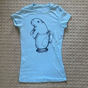 Mana-tea T-shirt Size small form fitting!